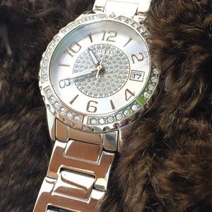 👩🏽 Contemporary Watch